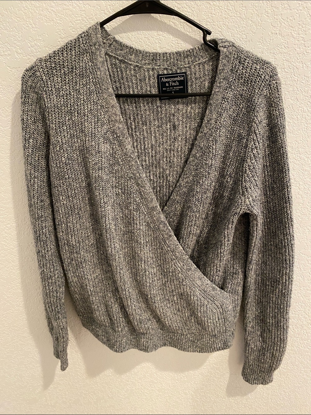 Abercrombie & Fitch Heather Gray Wrap V-Neck Sweater